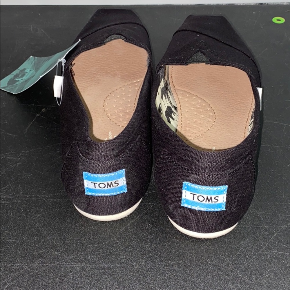 New TOMS Womens Classic Slip On Black on Black 9.5